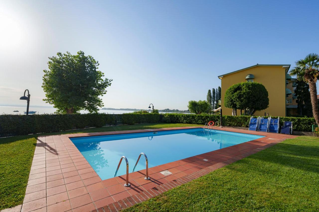 Lake Apartment Primea Sirmione Exterior foto